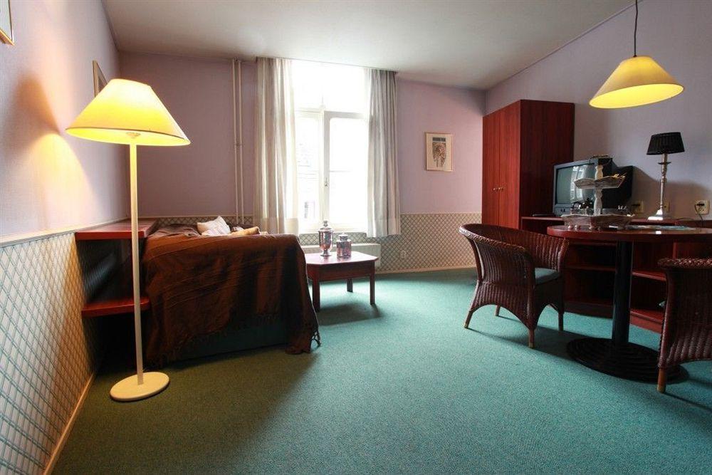 Le Virage Bistro En Hotel Maastricht Exteriör bild
